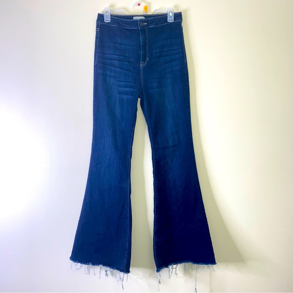 Cello Bell Bottom Flare Leg Jeans EUC Size 11 Stretch
